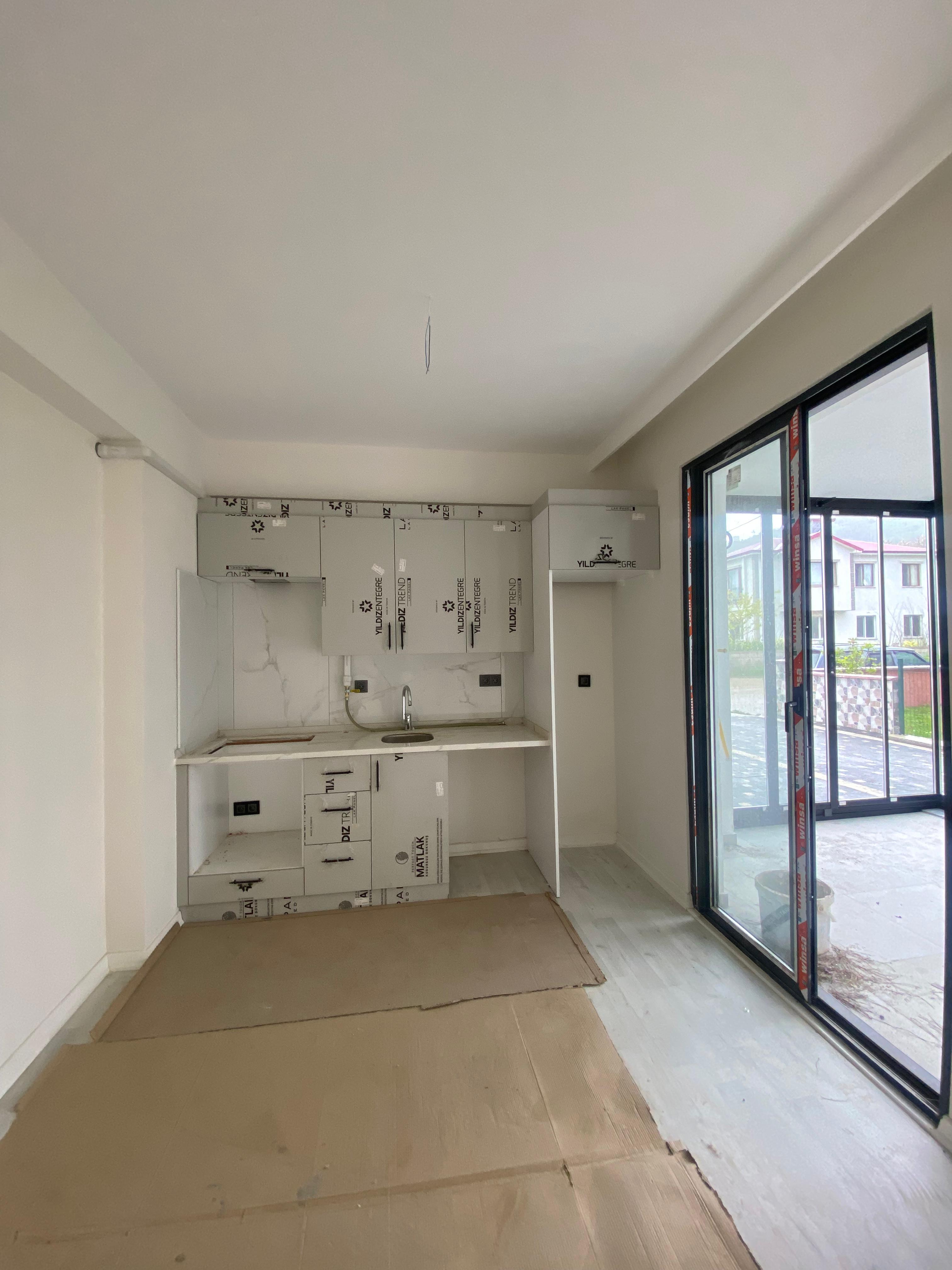 MABEL GAYRİMENKUL/ADACIK YAKAMOZ SİTESİNDE 1+1 SATILIK DAİRE